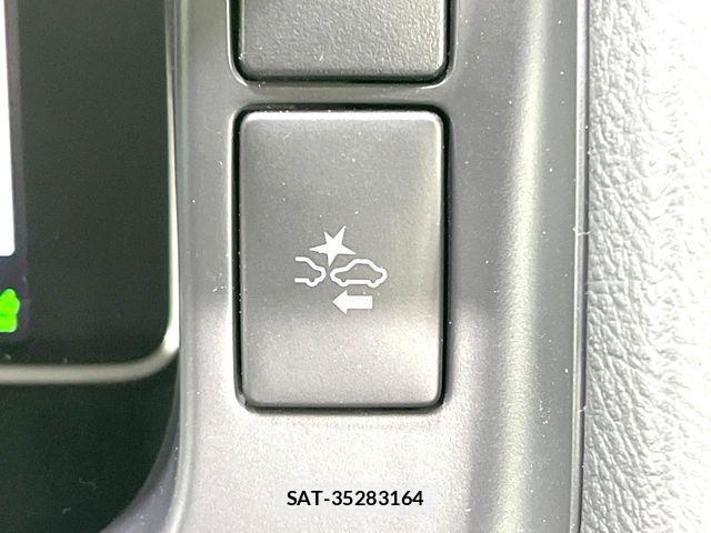 Toyota HIACE VAN 2023-07 7394559-4