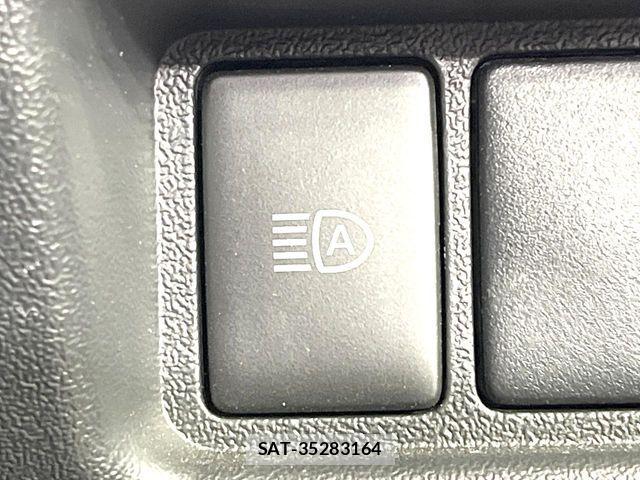 Toyota HIACE VAN 2023-07 7394559-7