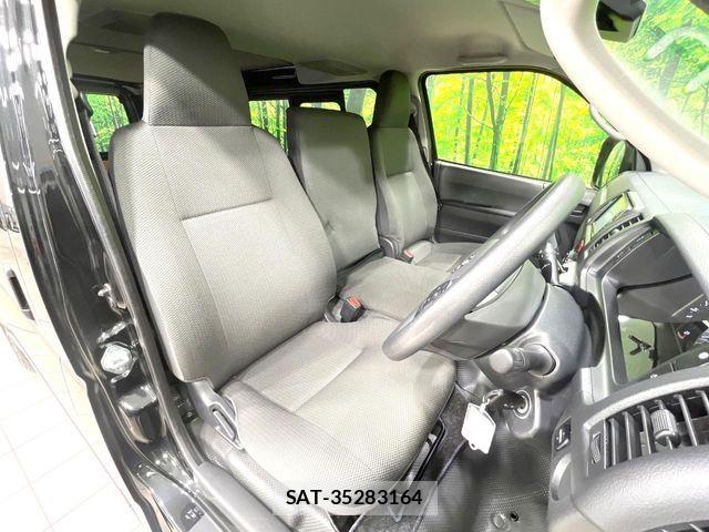 Toyota HIACE VAN 2023-07 7394559-8
