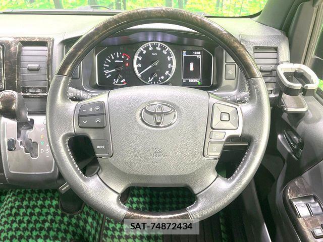 Toyota HIACE VAN 2022-05 7394555-11