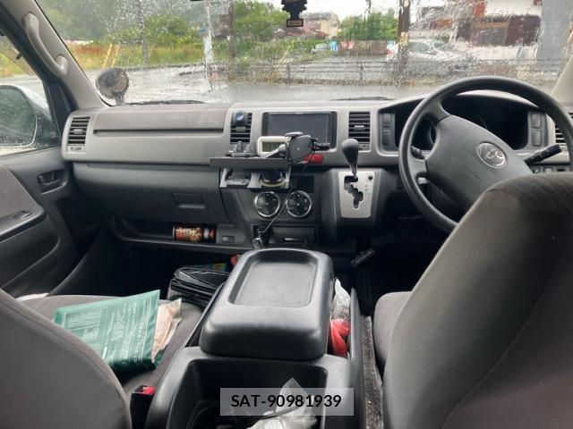 Toyota HIACE VAN 2011-07 7394562-11