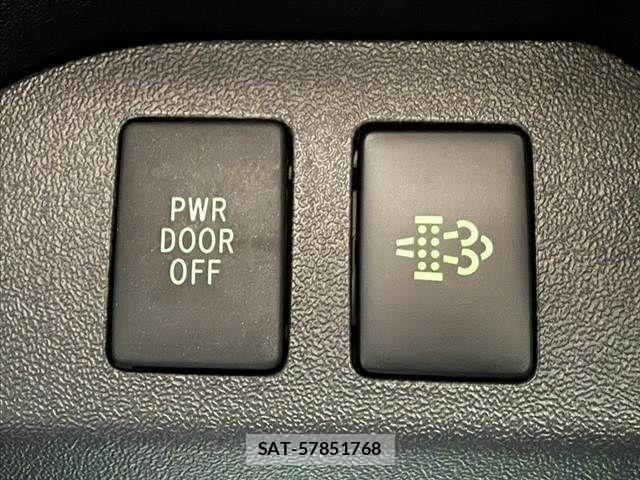 Toyota HIACE VAN 2025-09 7394548-24