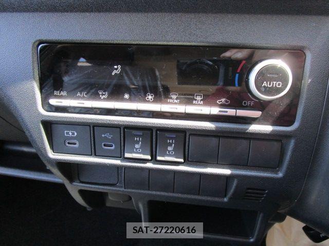 Toyota HIACE VAN 2026-06 7394546-13