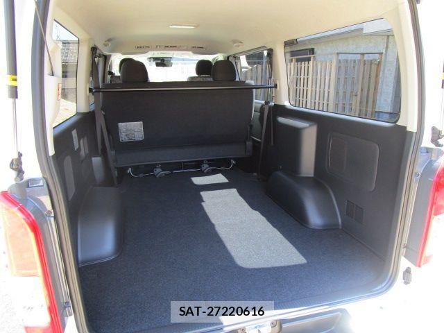 Toyota HIACE VAN 2026-06 7394546-15