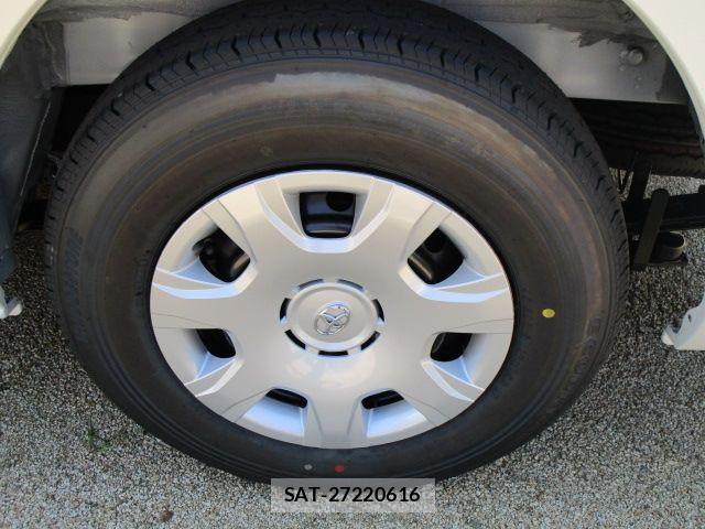 Toyota HIACE VAN 2026-06 7394546-6