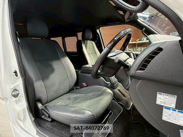 Toyota HIACE VAN 2025-04 7394549-7