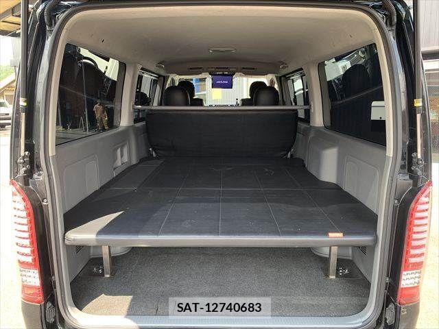 Toyota HIACE VAN 2009-08 7393651-9