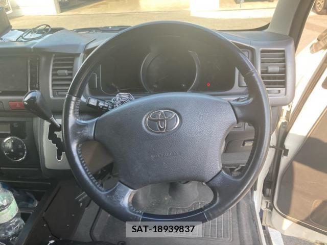Toyota HIACE VAN 2013-11 7458468-12