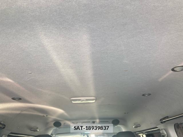 Toyota HIACE VAN 2013-11 7458468-14