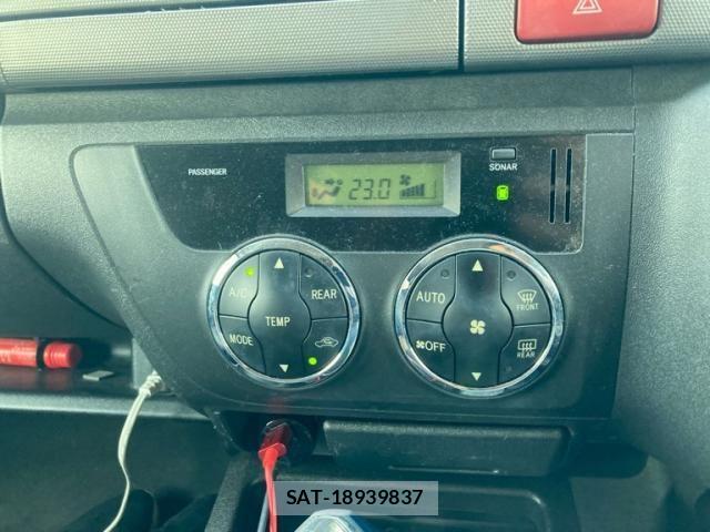 Toyota HIACE VAN 2013-11 7458468-19