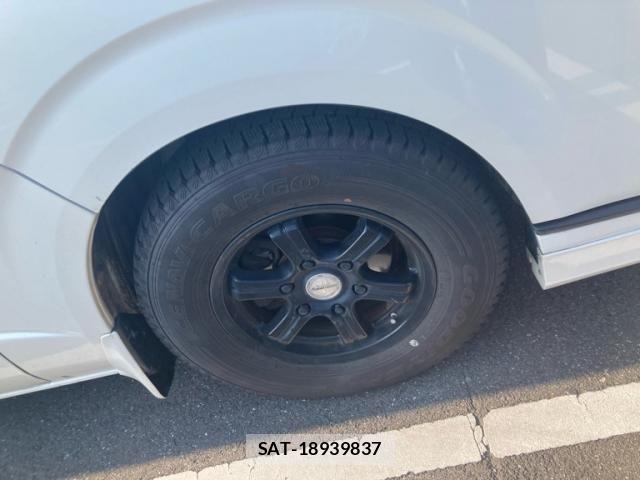 Toyota HIACE VAN 2013-11 7458468-4