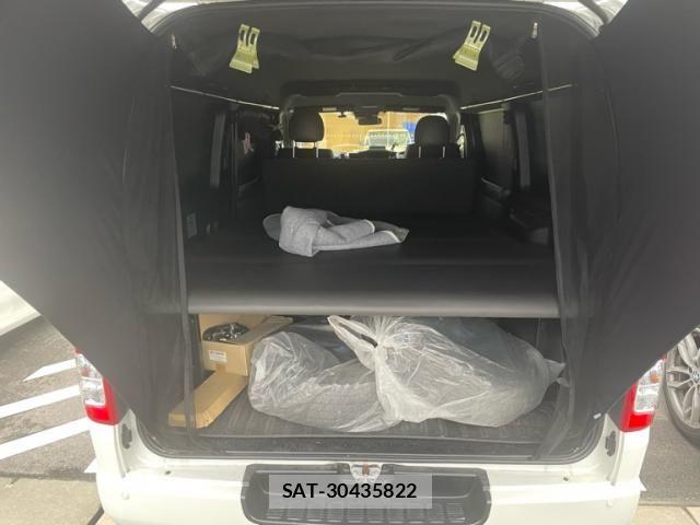 Toyota HIACE VAN 2019-08 7458455-9