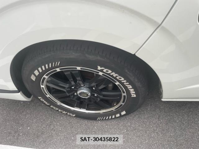 Toyota HIACE VAN 2019-08 7458455-11