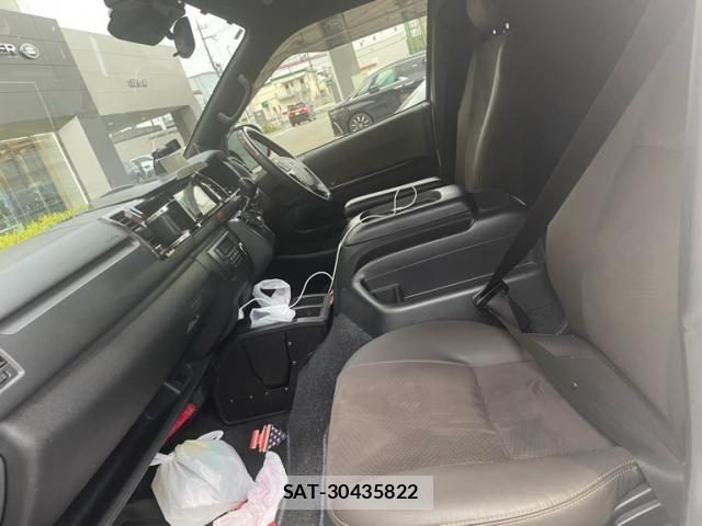 Toyota HIACE VAN 2019-08 7458455-15
