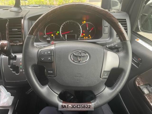 Toyota HIACE VAN 2019-08 7458455-17