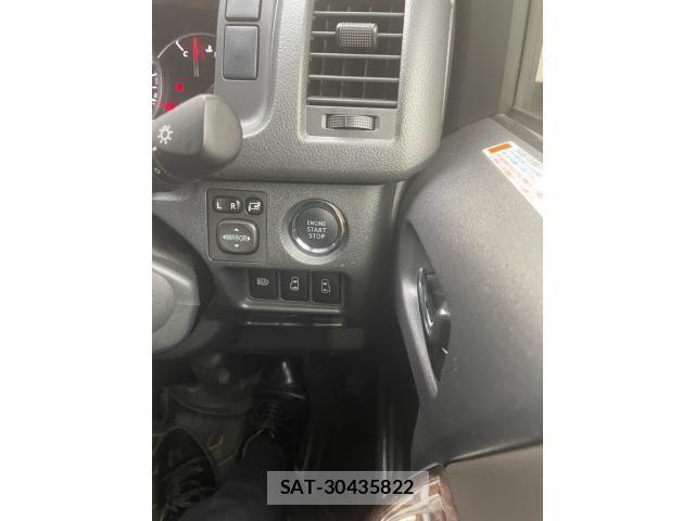 Toyota HIACE VAN 2019-08 7458455-18