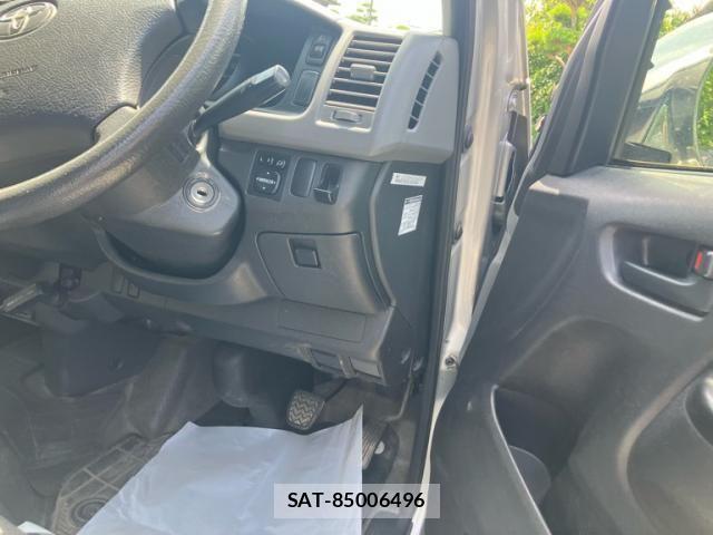 Toyota HIACE VAN 2013-12 7458474-11