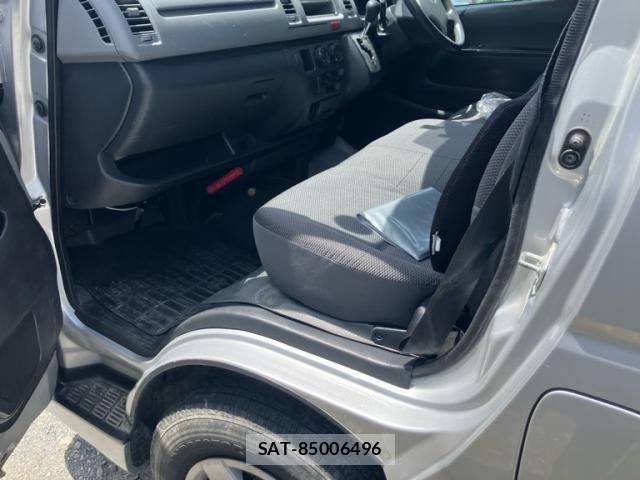 Toyota HIACE VAN 2013-12 7458474-17