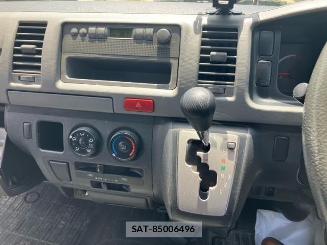 Toyota HIACE VAN 2013-12 7458474-18