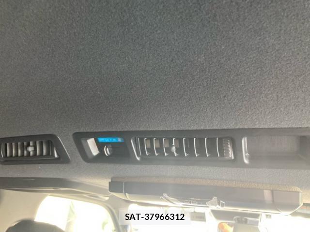 Toyota HIACE VAN 2021-08 7458458-10