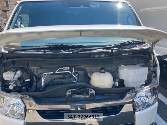 Toyota HIACE VAN 2021-08 7458458-14