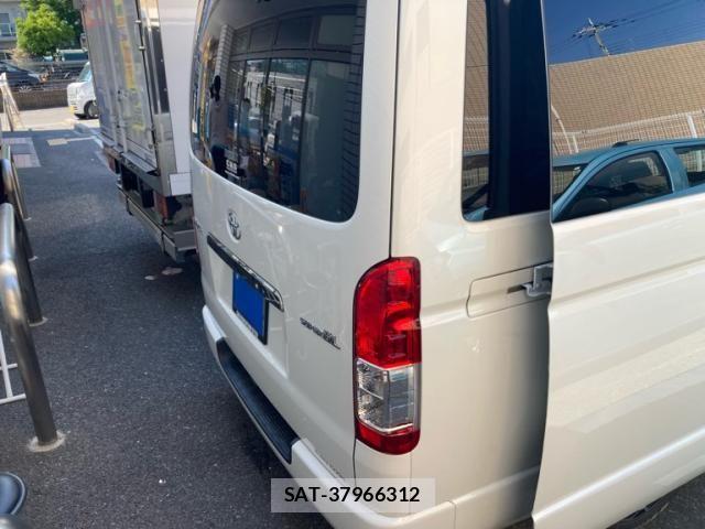Toyota HIACE VAN 2021-08 7458458-2