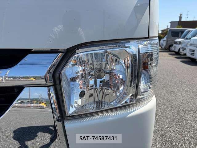 Toyota HIACE VAN 2021-05 7458464-9