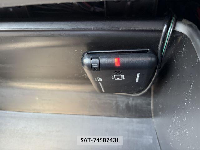 Toyota HIACE VAN 2021-05 7458464-21