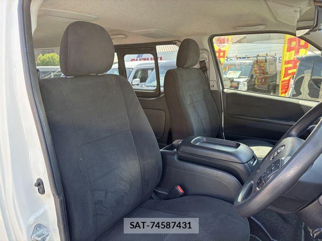 Toyota HIACE VAN 2021-05 7458464-25