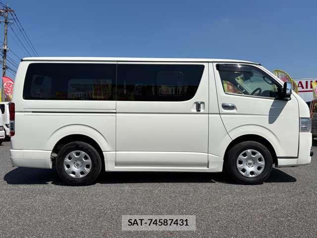 Toyota HIACE VAN 2021-05 7458464-3