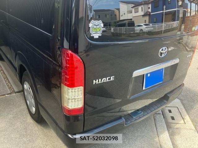 Toyota HIACE VAN 2019-02 7458461-3