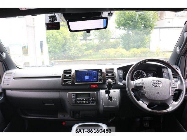 Toyota HIACE VAN 2024-01 7458450-3