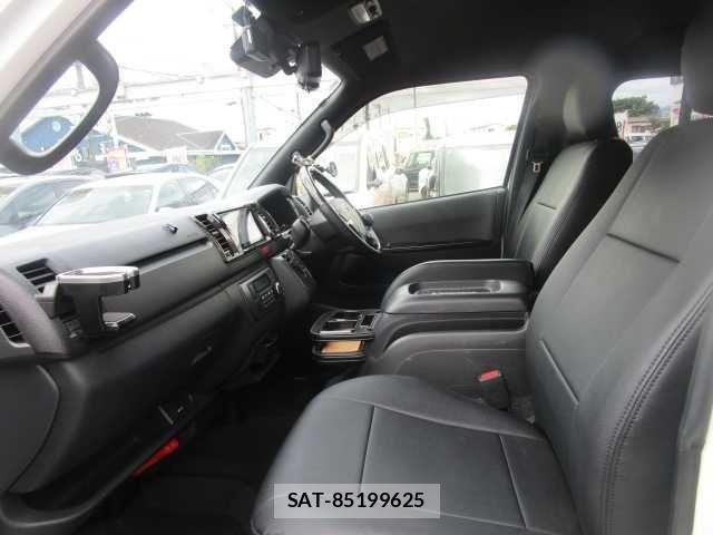 Toyota HIACE VAN 2024-07 7458452-15
