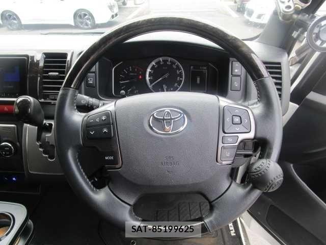 Toyota HIACE VAN 2024-07 7458452-23