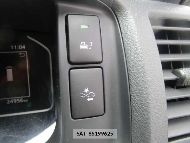Toyota HIACE VAN 2024-07 7458452-26