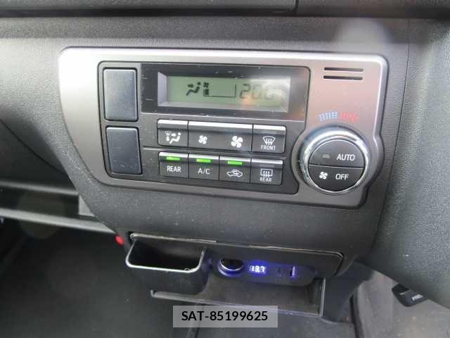 Toyota HIACE VAN 2024-07 7458452-27