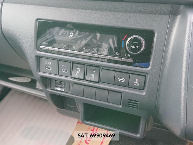 Toyota HIACE VAN 2026-06 7458449-10