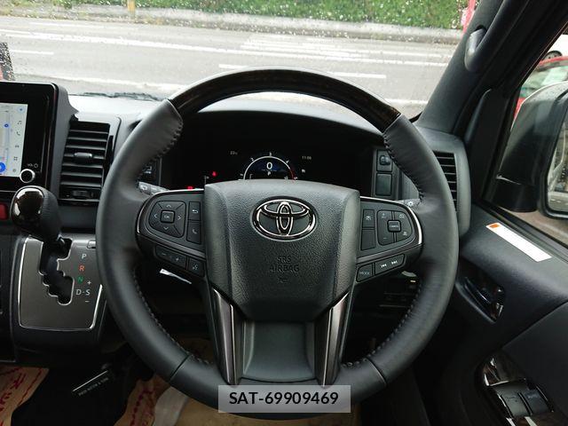 Toyota HIACE VAN 2026-06 7458449-11