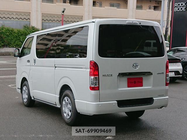 Toyota HIACE VAN 2026-06 7458449-25
