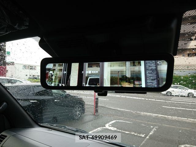 Toyota HIACE VAN 2026-06 7458449-4