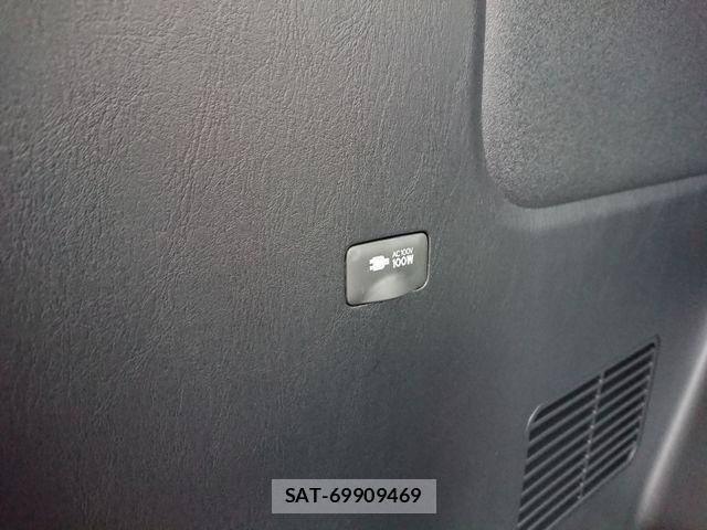 Toyota HIACE VAN 2026-06 7458449-7