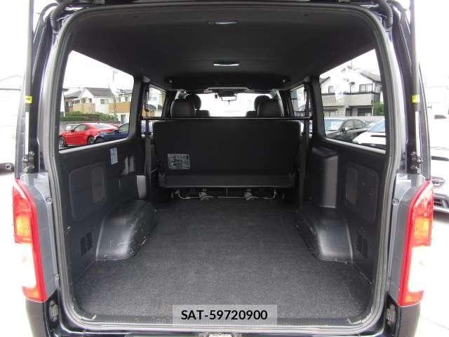 Toyota HIACE VAN 2023-03 7458457-10