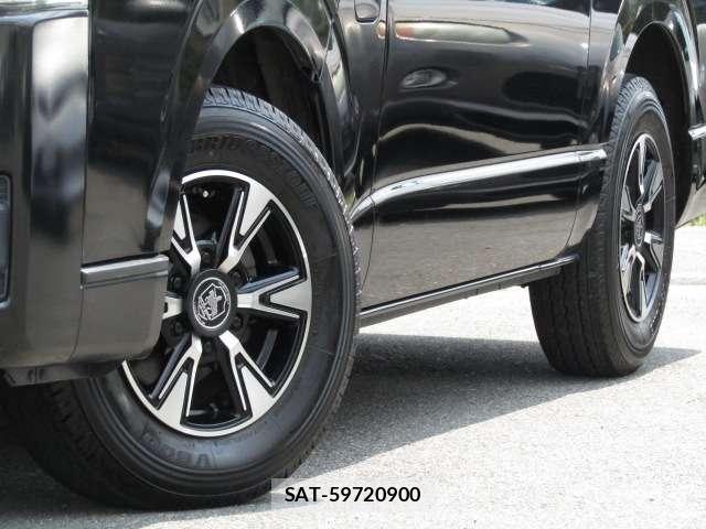 Toyota HIACE VAN 2023-03 7458457-16
