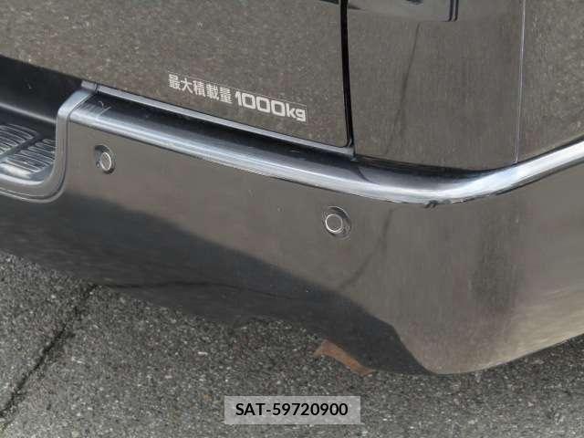 Toyota HIACE VAN 2023-03 7458457-17
