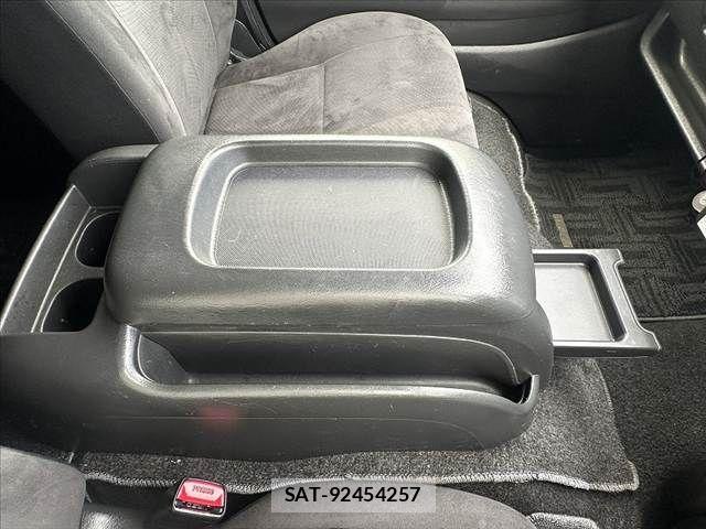 Toyota HIACE VAN 2014-06 7458470-25