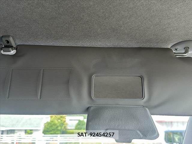 Toyota HIACE VAN 2014-06 7458470-26