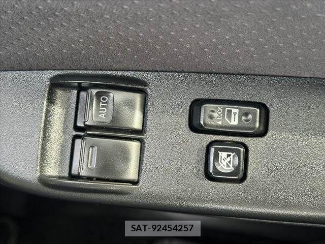 Toyota HIACE VAN 2014-06 7458470-27