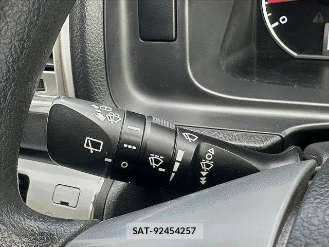 Toyota HIACE VAN 2014-06 7458470-28