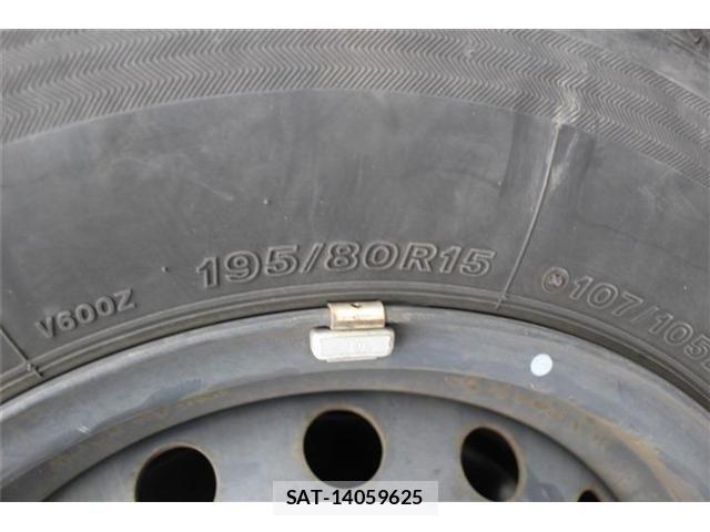 Toyota HIACE VAN 2021-05 7458462-21