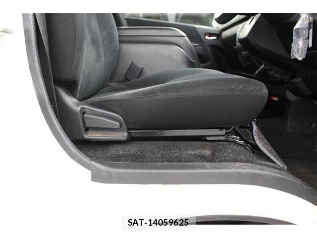 Toyota HIACE VAN 2021-05 7458462-27